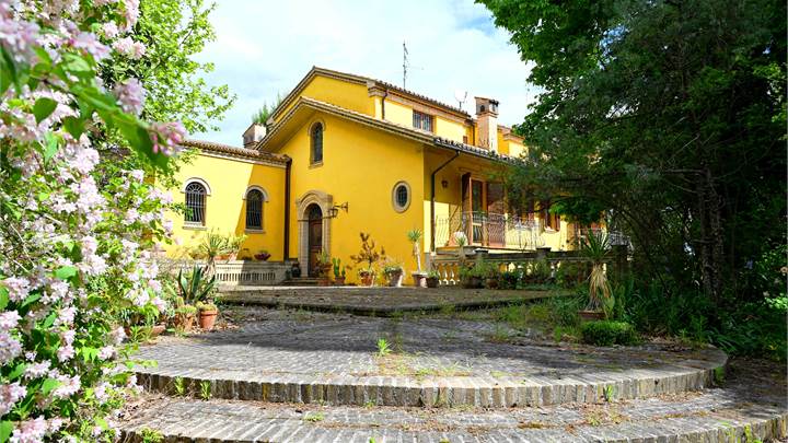 Villa for sale in Montecassiano